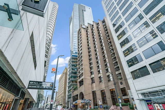 3002 - 667 Howe Street