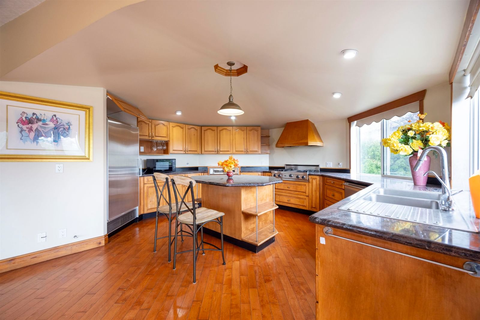 Listing Image 10
