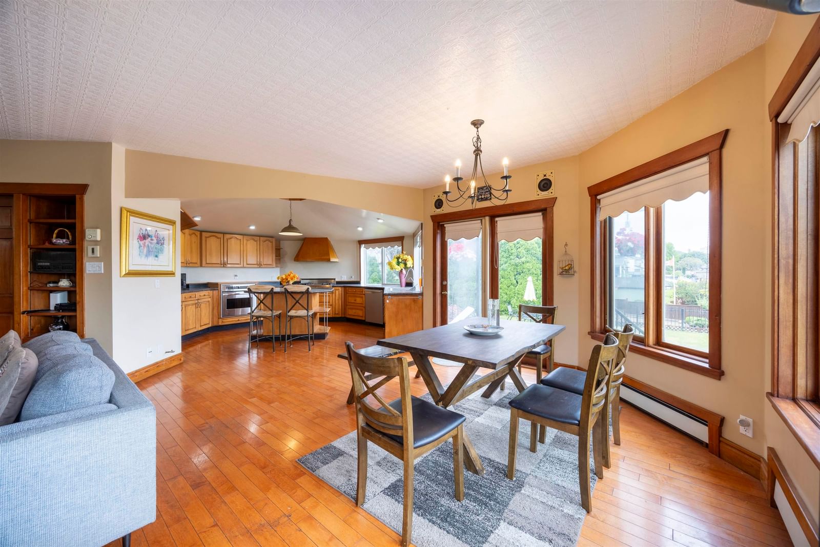 Listing Image 11