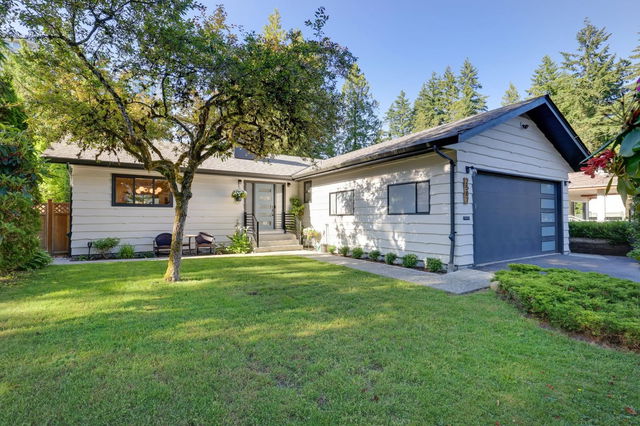 2587 Larkin Avenue