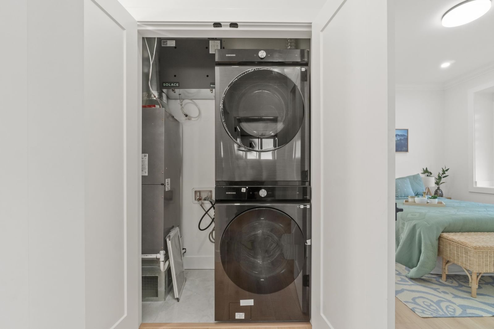 Listing Image 12