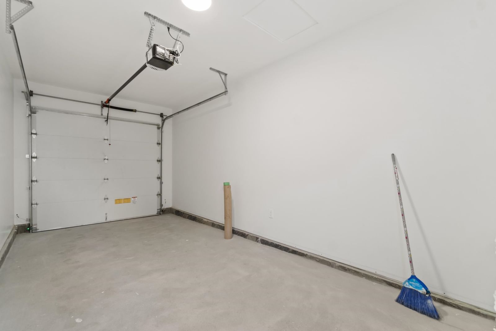 Listing Image 24