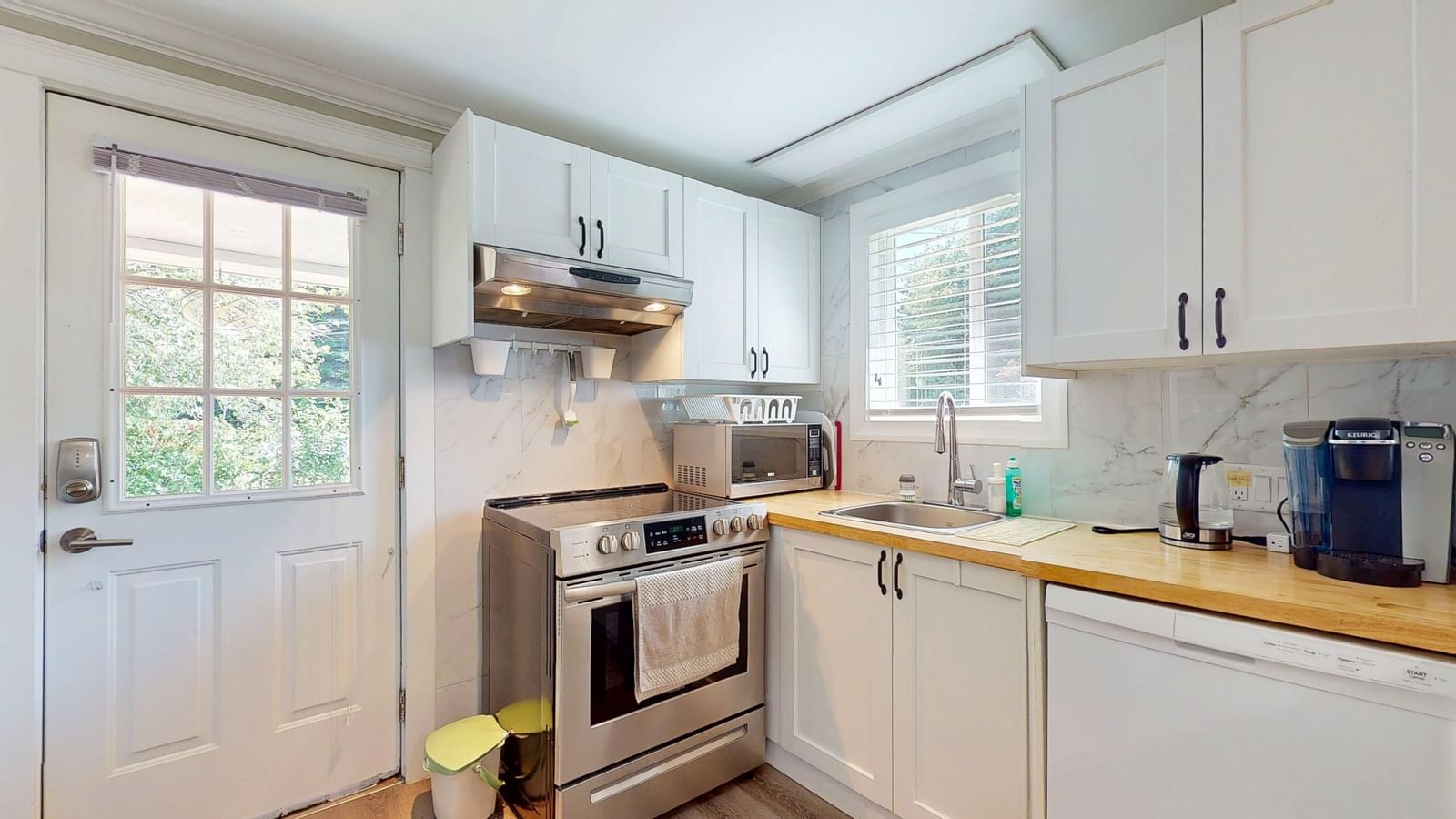 Listing Image 9