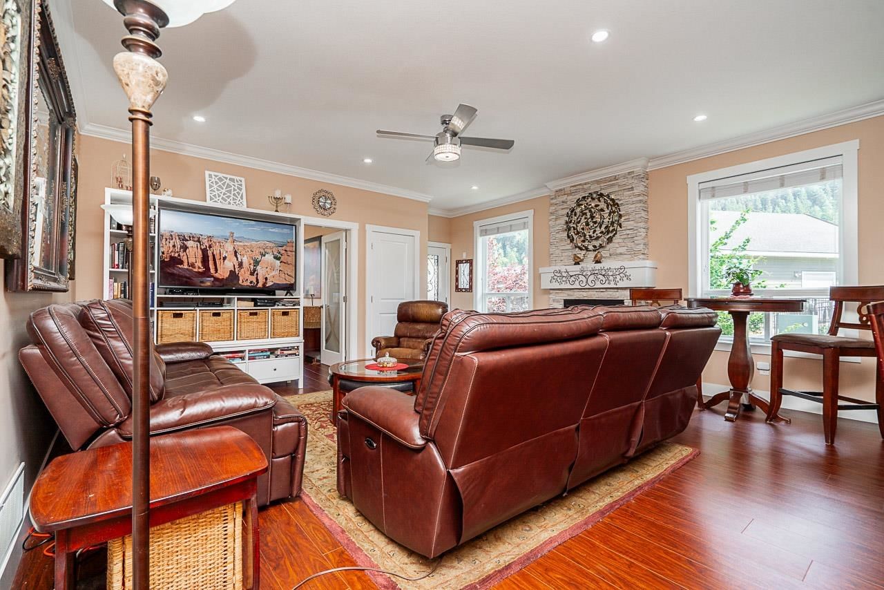 Listing Image 19