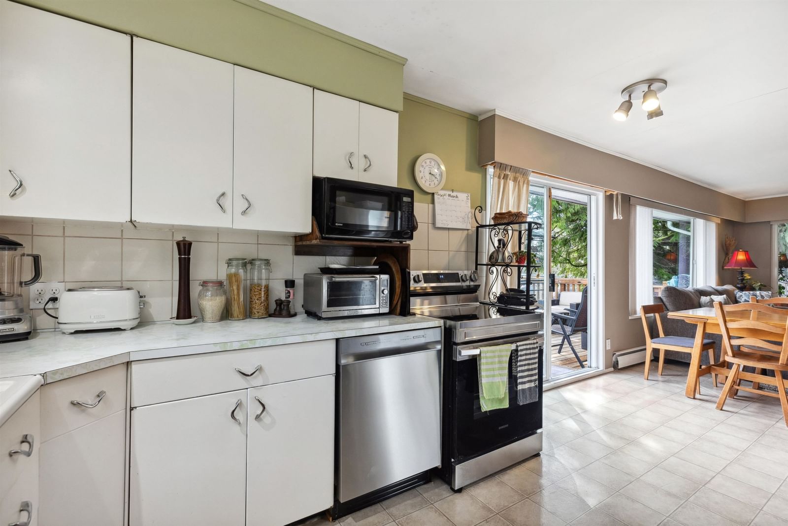 Listing Image 9