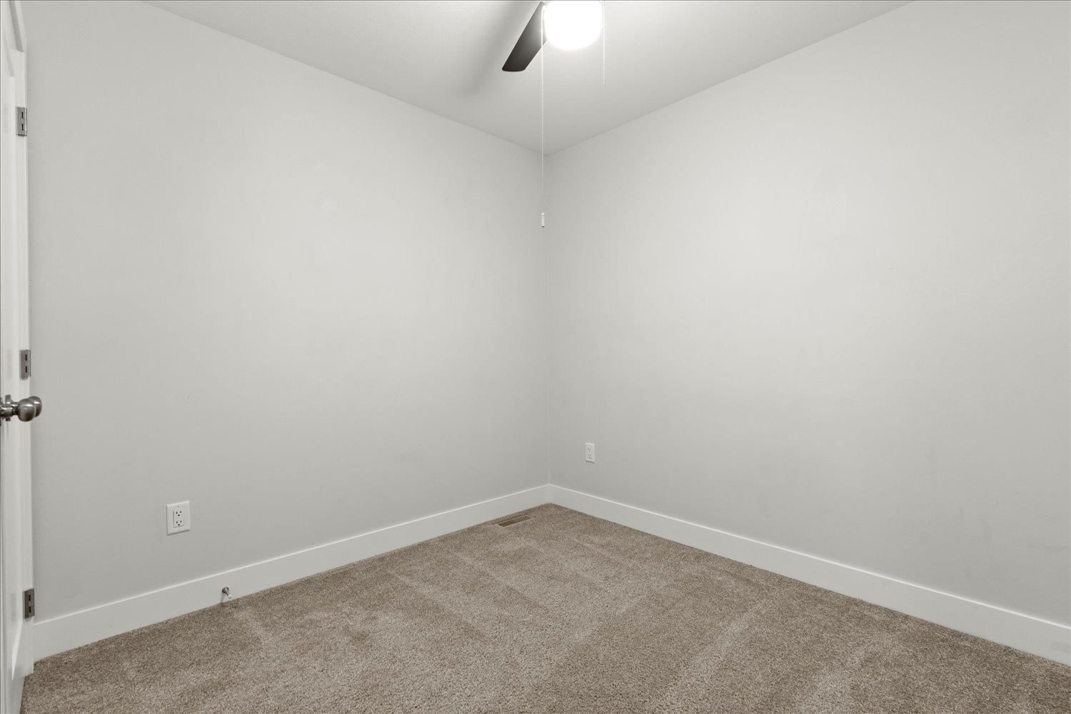 Listing Image 26
