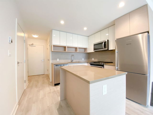 320 - 8850 University Crescent