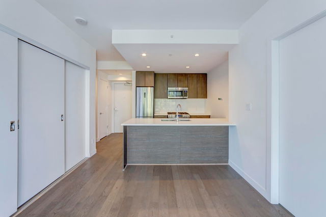 1005 - 9060 University Crescent