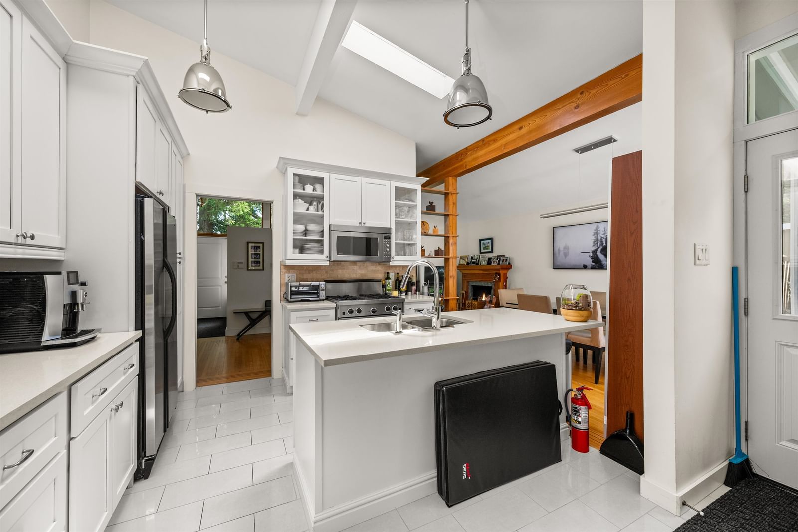 Listing Image 14