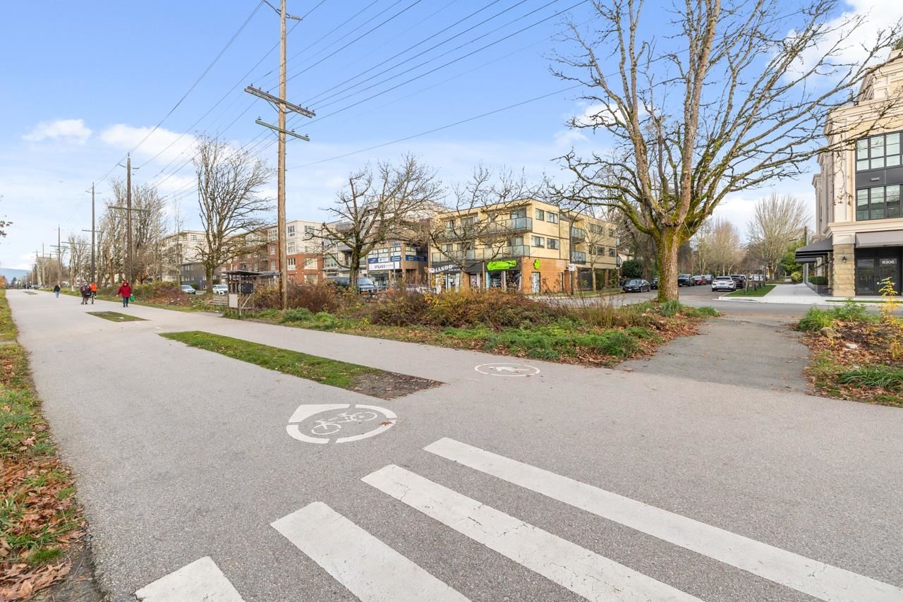 Listing Image 17