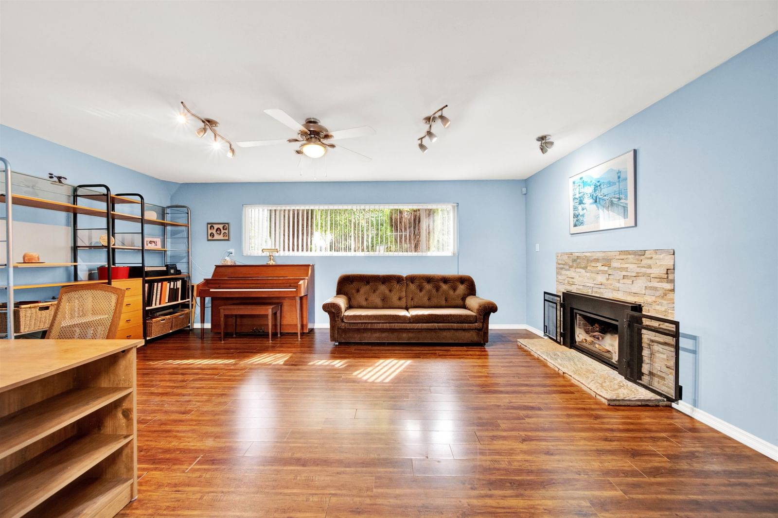 Listing Image 20