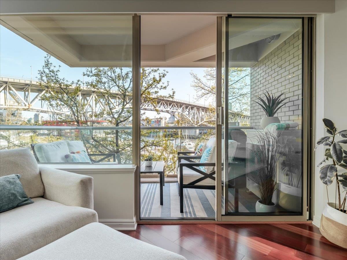 Listing Image 11