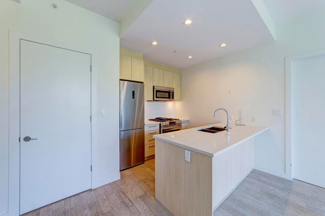 106 - 9060 University Crescent