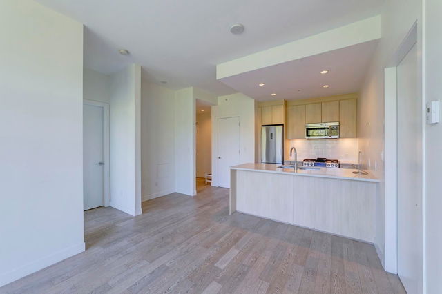 106 - 9060 University Crescent
