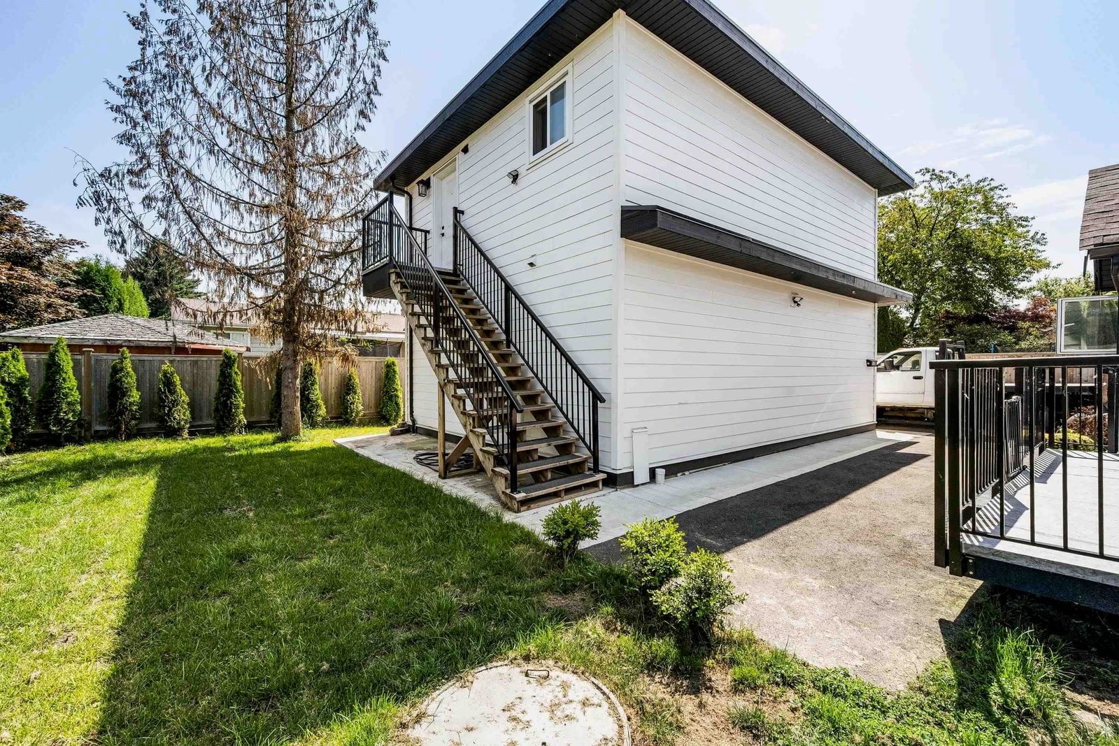 Listing Image 17