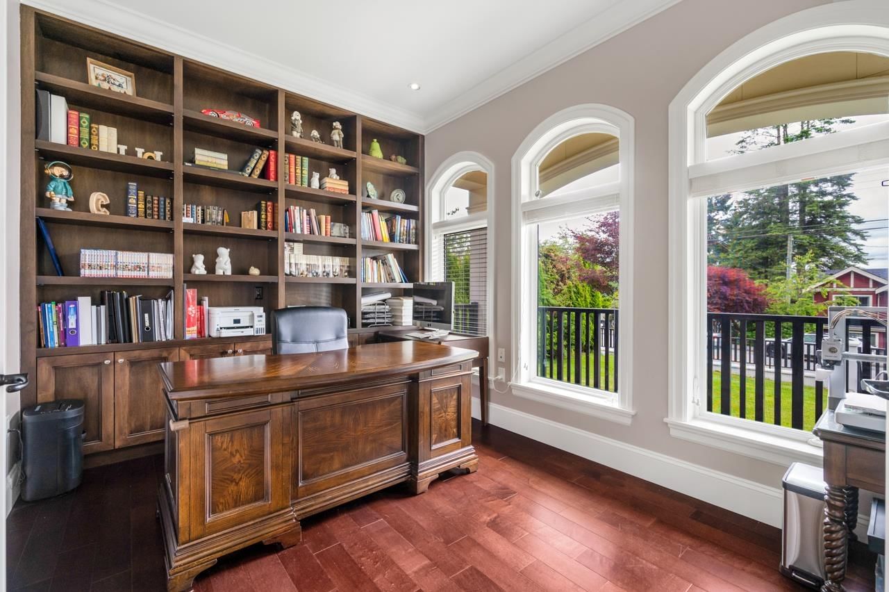 Listing Image 12