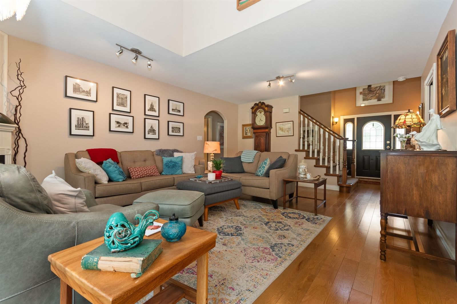 Listing Image 9