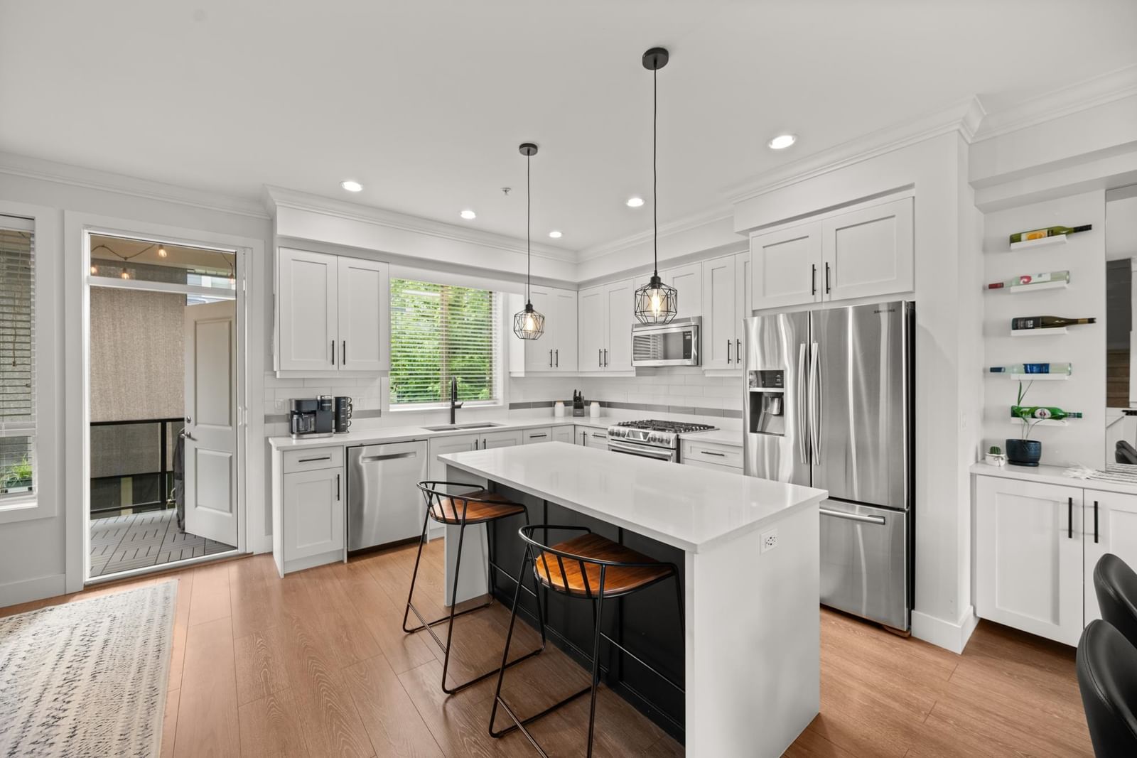Listing Image 10