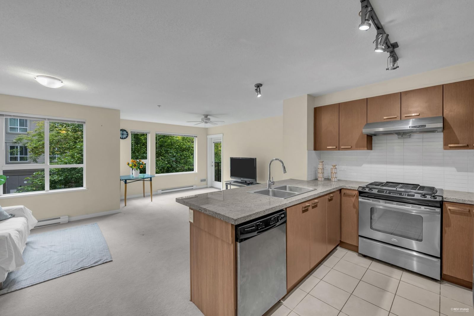 Listing Image 19