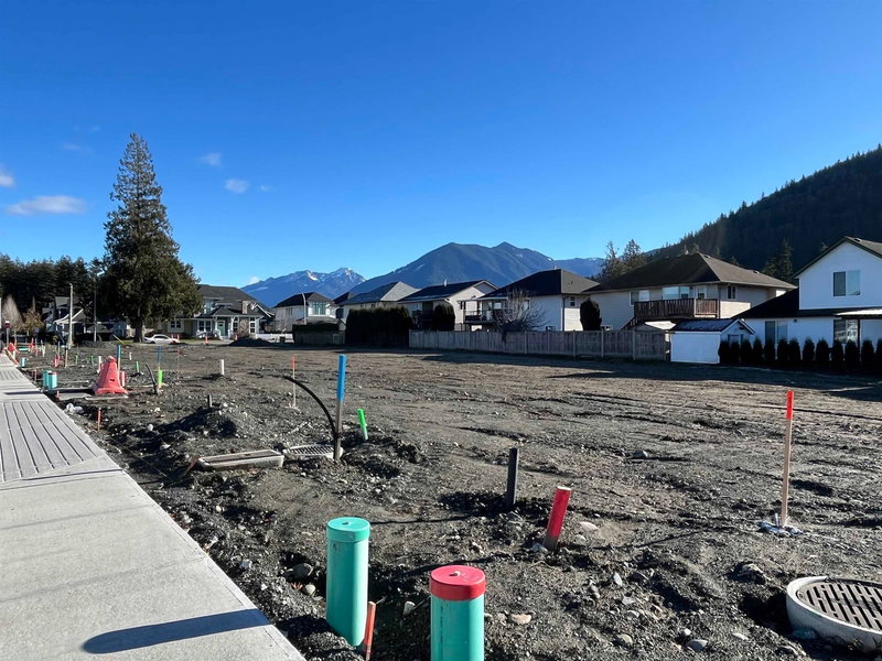 44702 Vandell Drive, Chilliwack, V2R 0T4 | Image 2