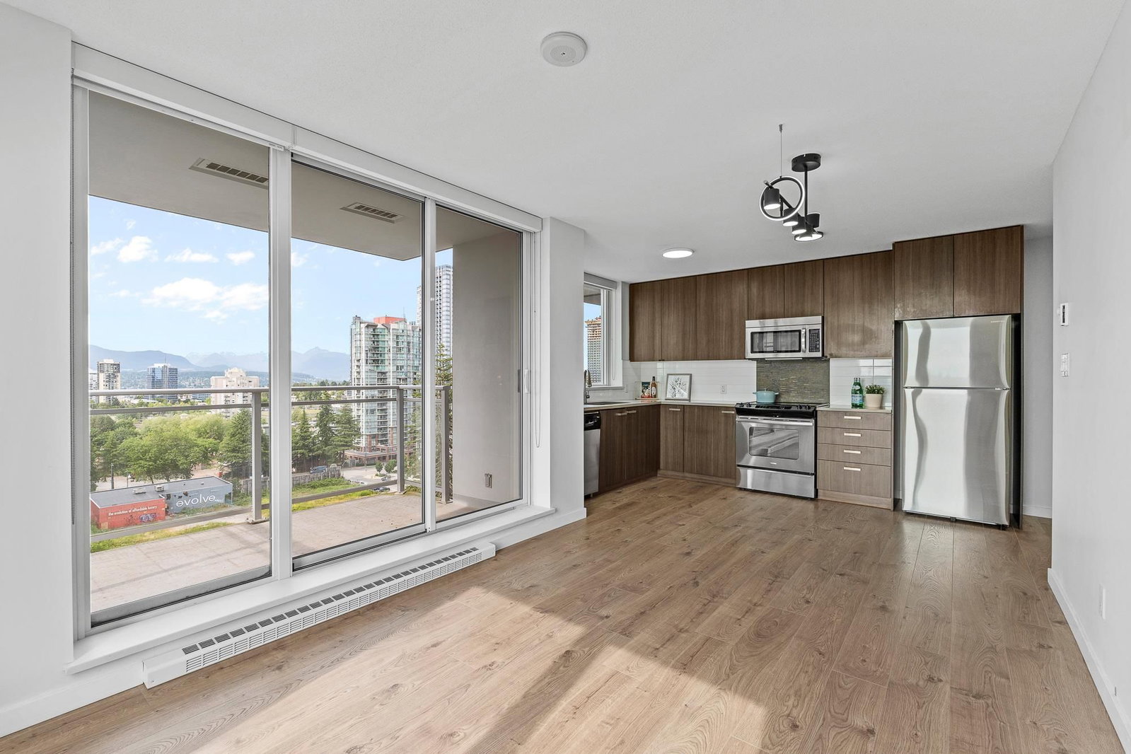 Listing Image 9
