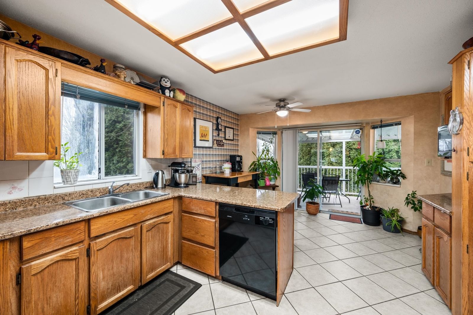 Listing Image 9