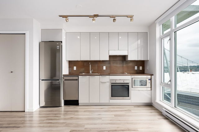 2306 - 161 Georgia Street W
