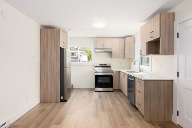 Laneway - 5728 Mckinnon Street