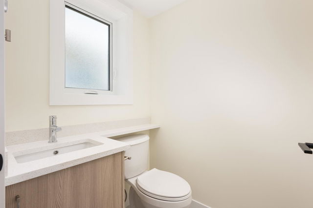 Laneway - 5728 Mckinnon Street