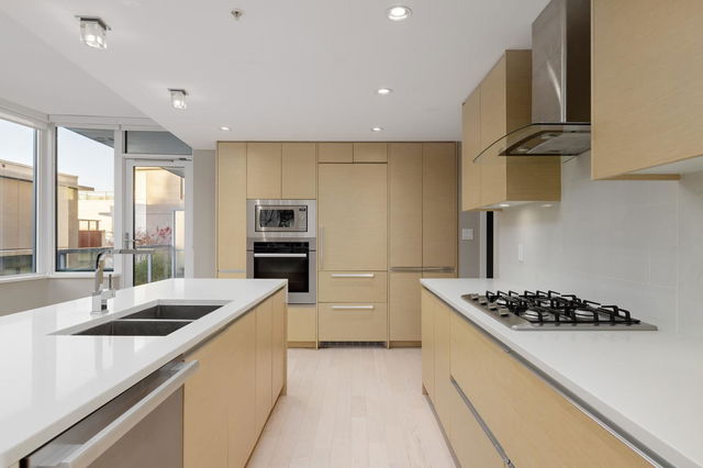 208 - 508 29th Avenue W