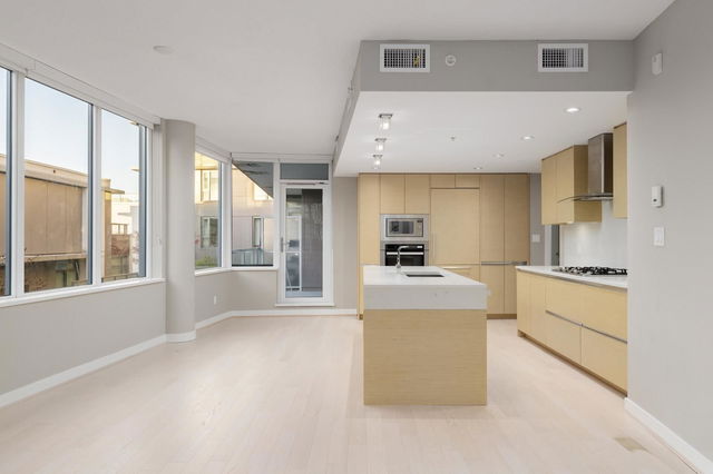 208 - 508 29th Avenue W