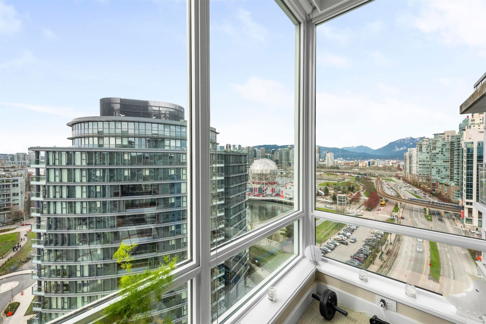 Listing Image 12