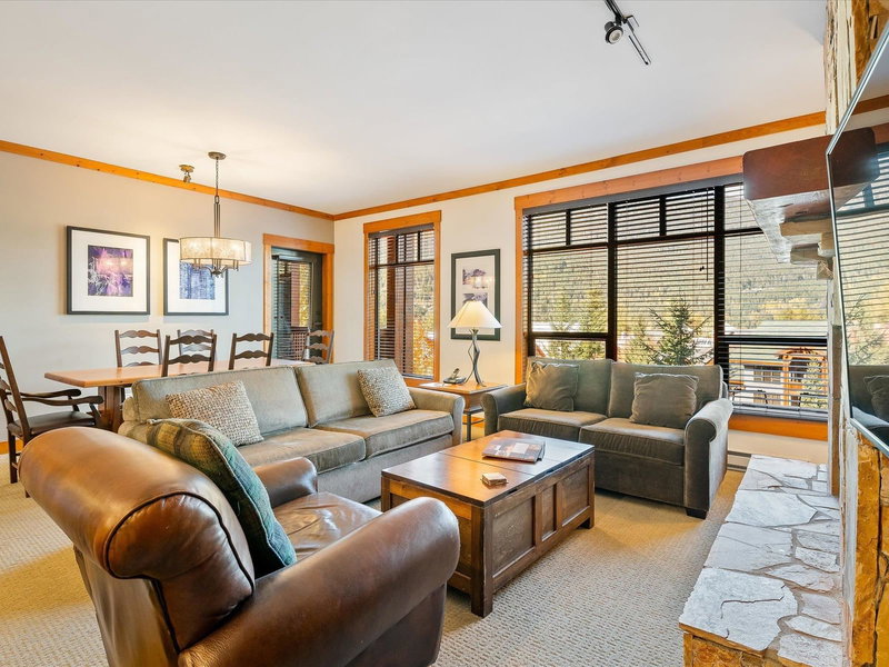 524 - 2202 Gondola Way, Whistler, V8E 0M7 | Image 2
