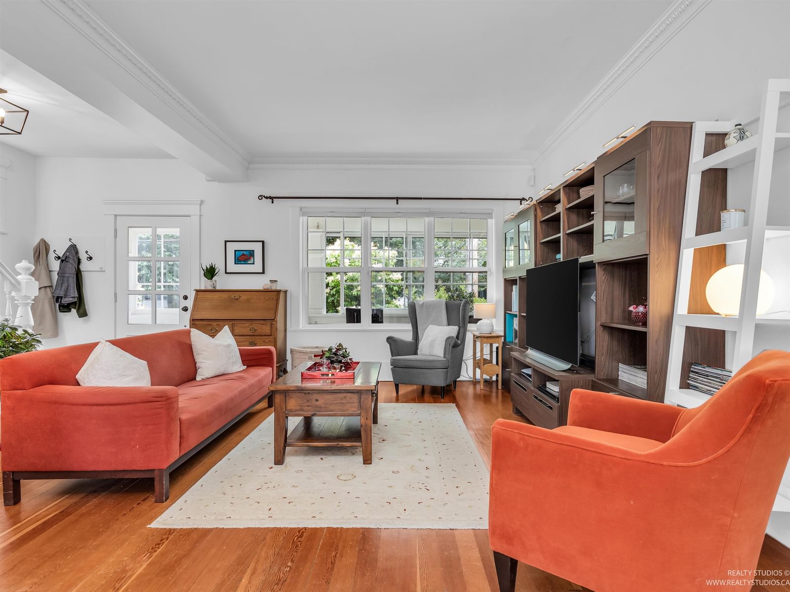 Listing Image 4