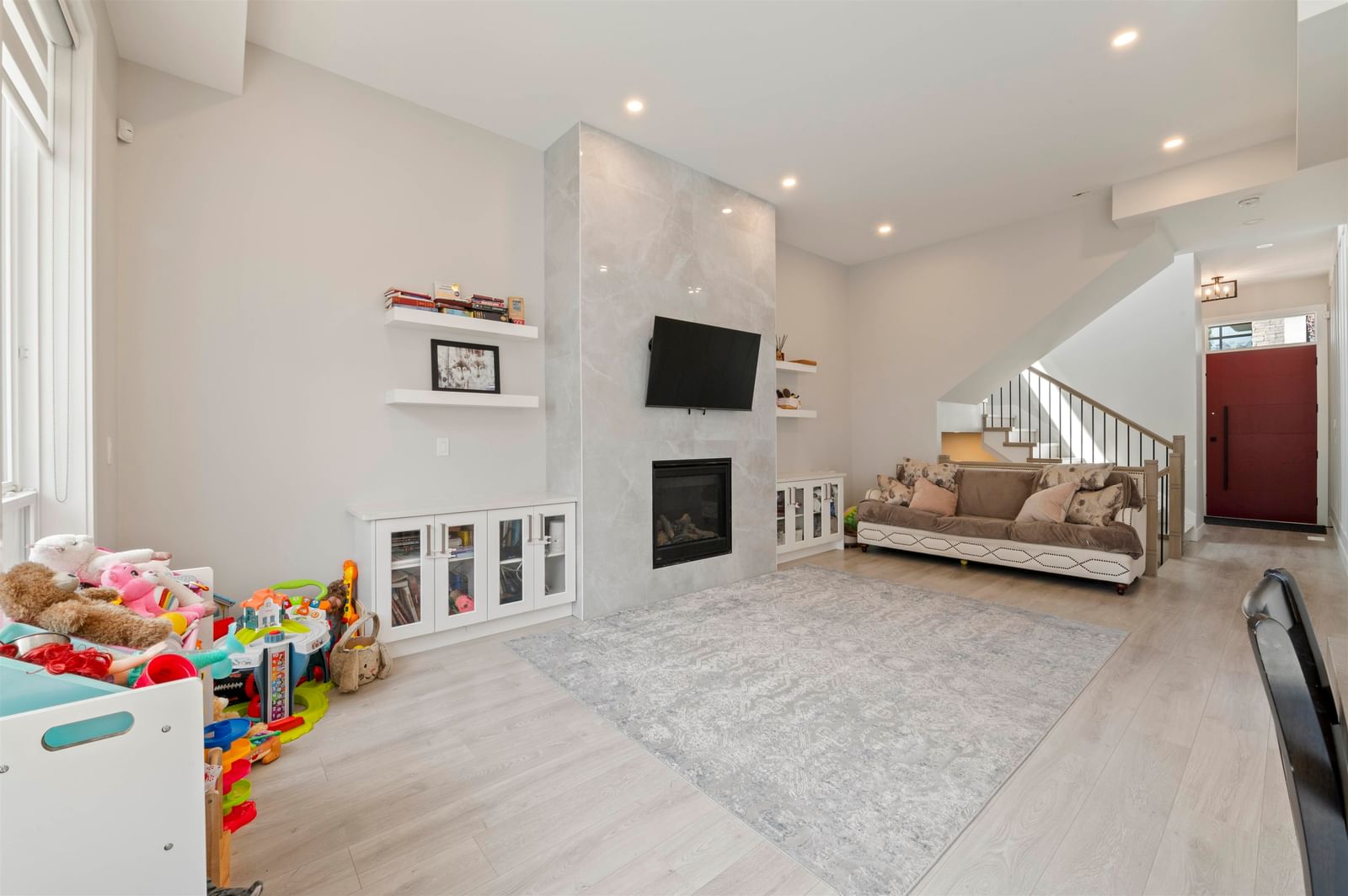 Listing Image 8