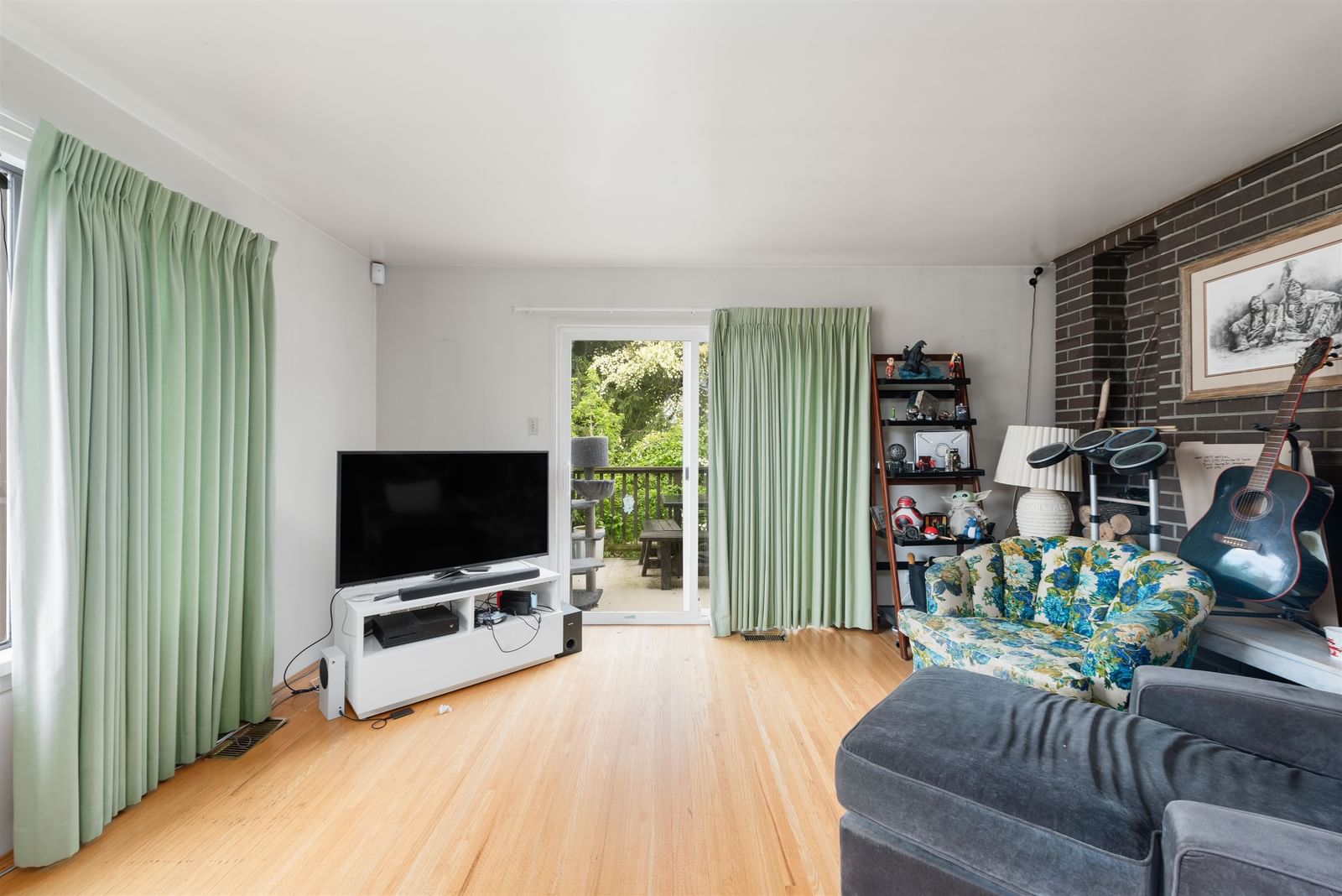 Listing Image 11
