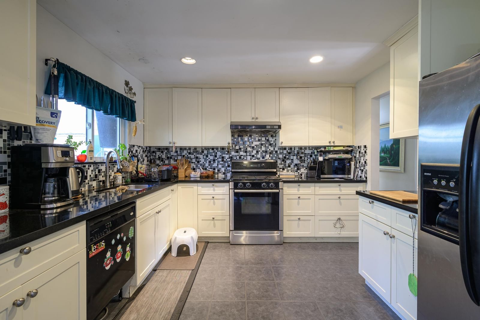 Listing Image 12