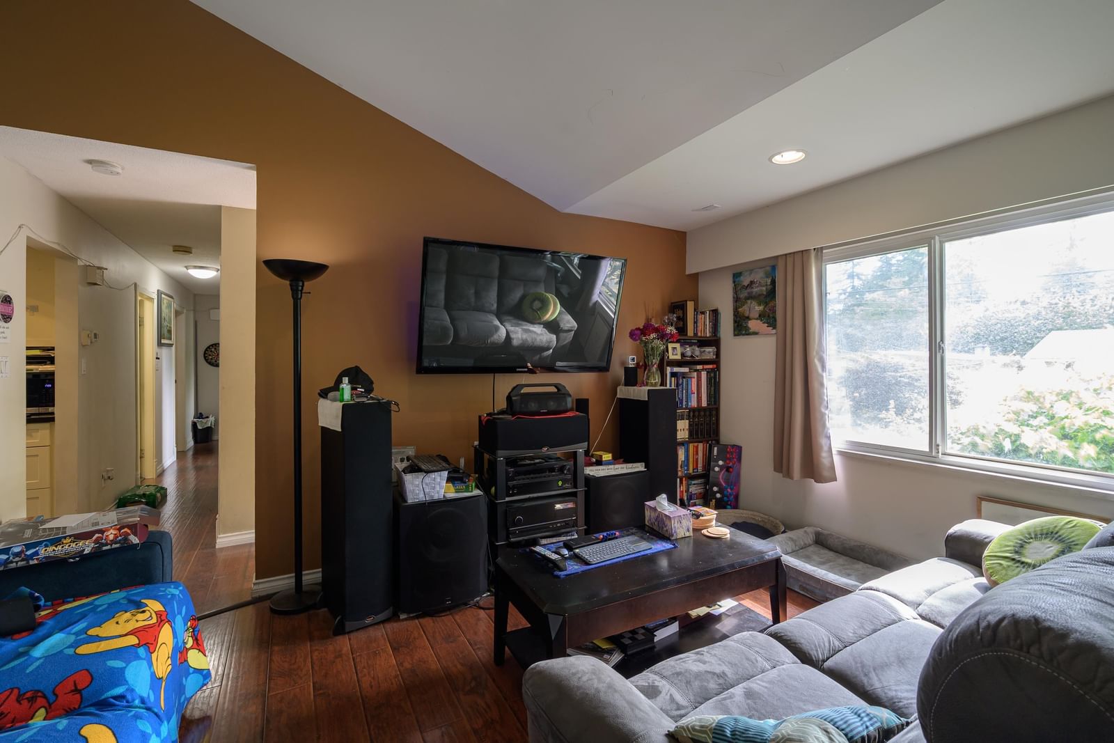Listing Image 6