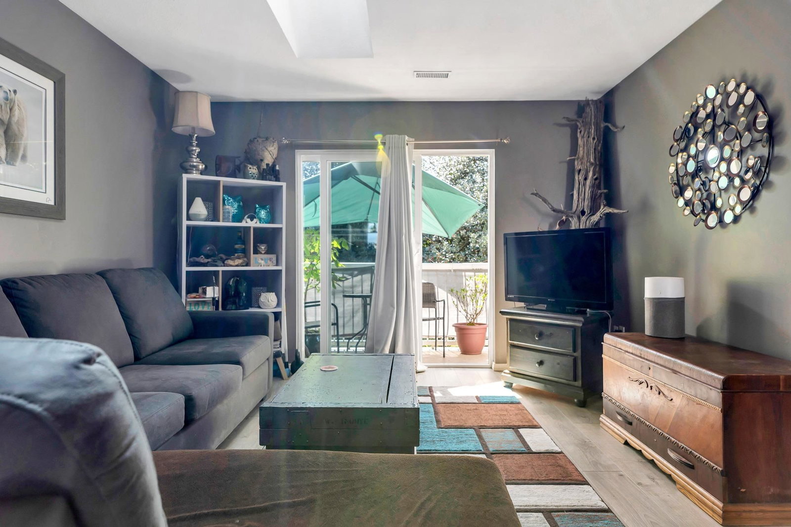 Listing Image 6