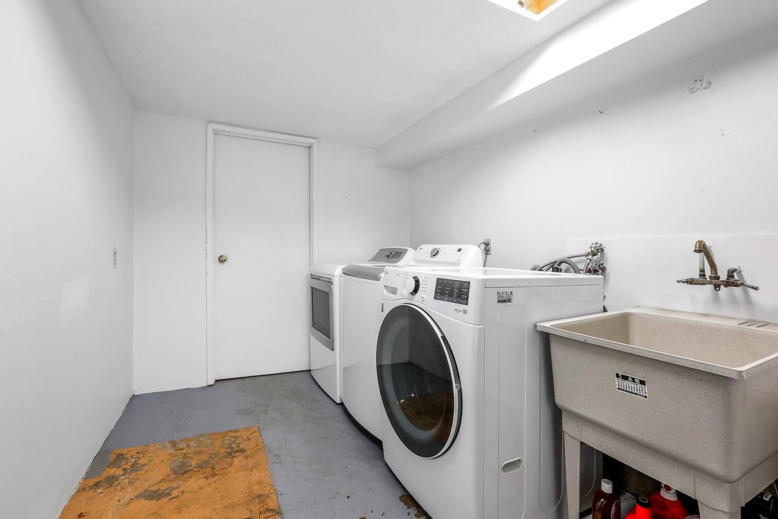 Listing Image 25