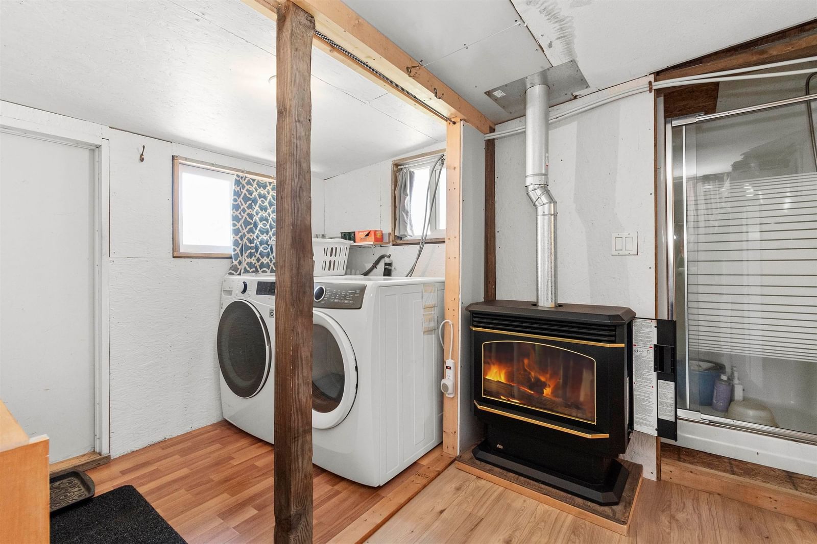 Listing Image 16