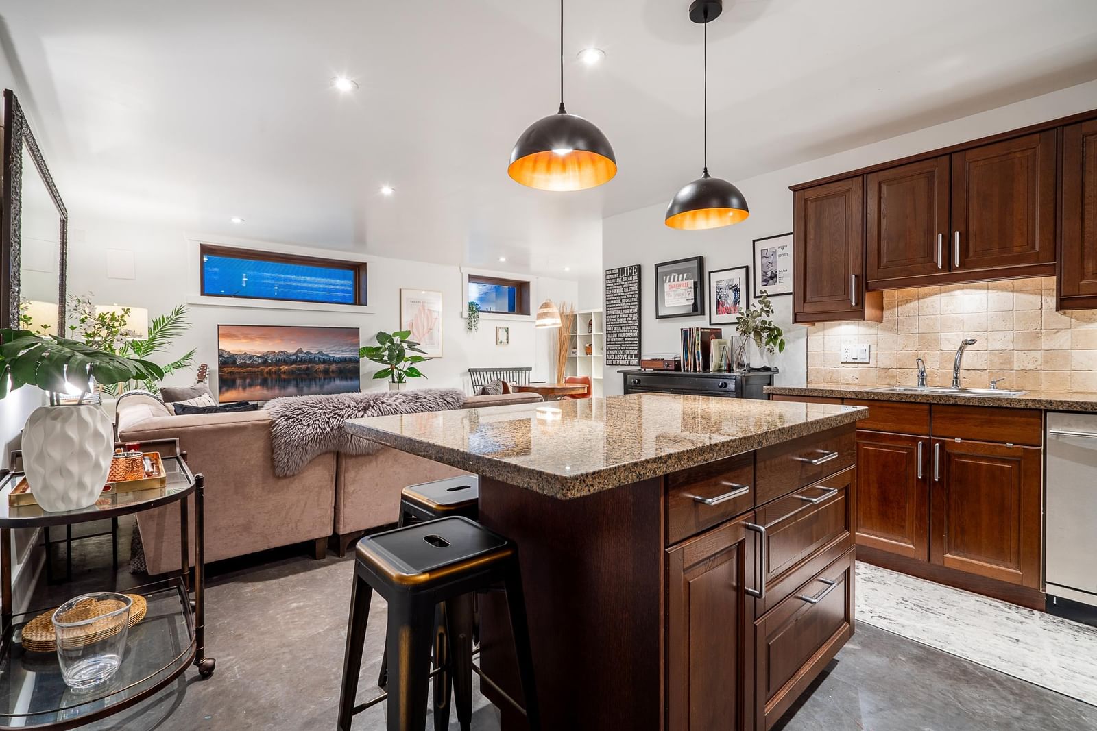 Listing Image 28