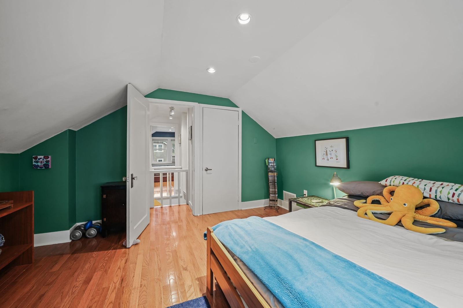 Listing Image 21
