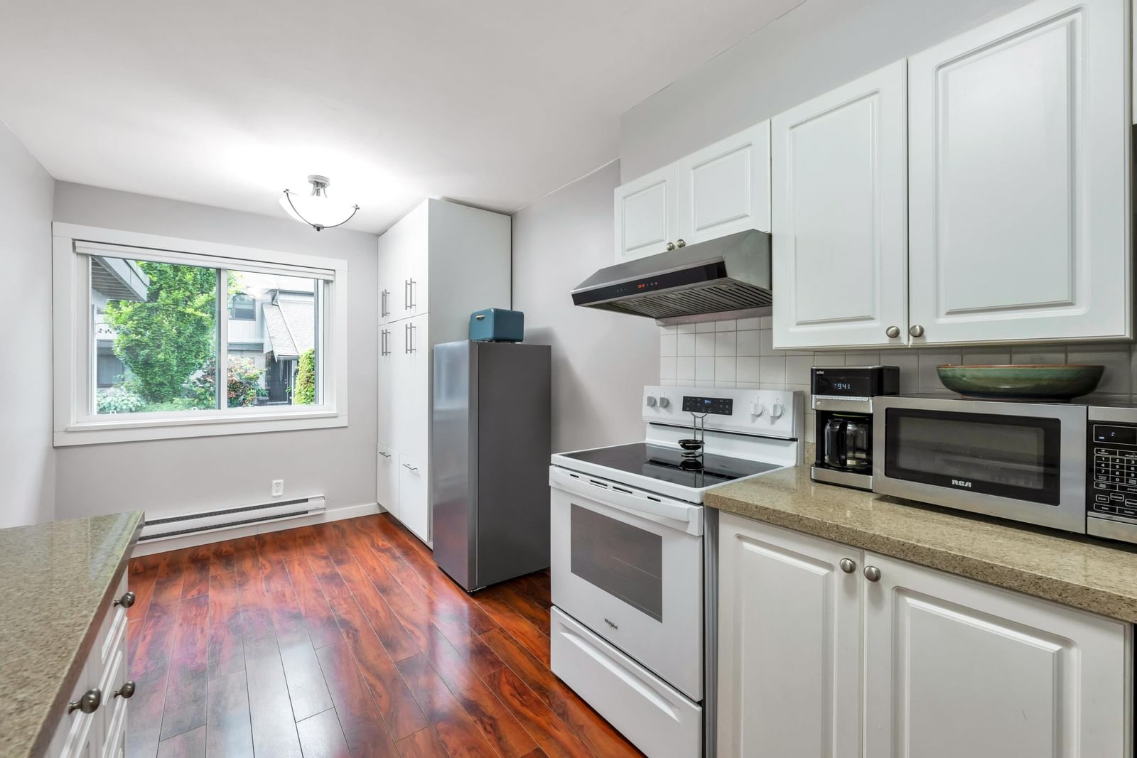 Listing Image 13