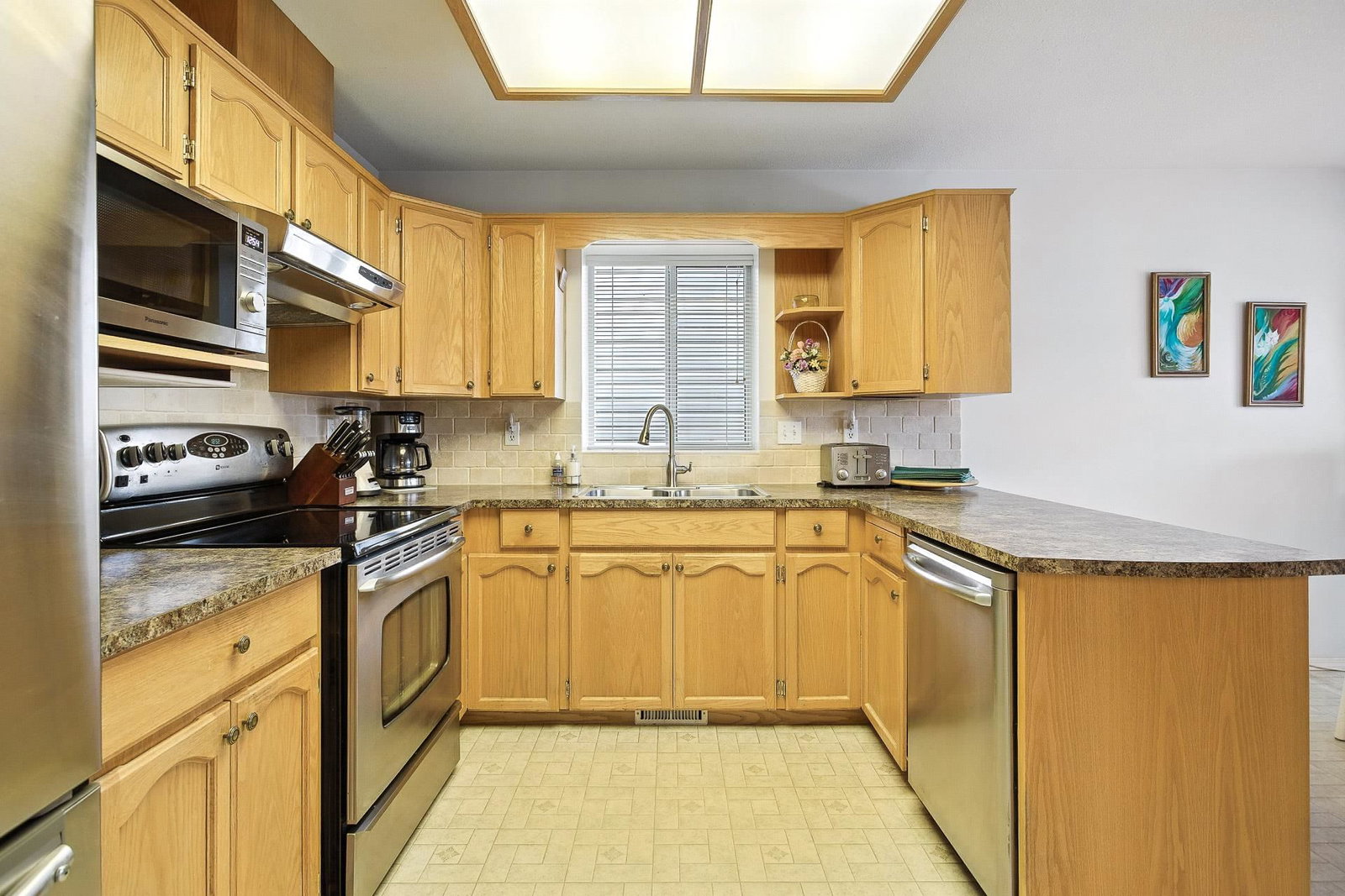 Listing Image 12