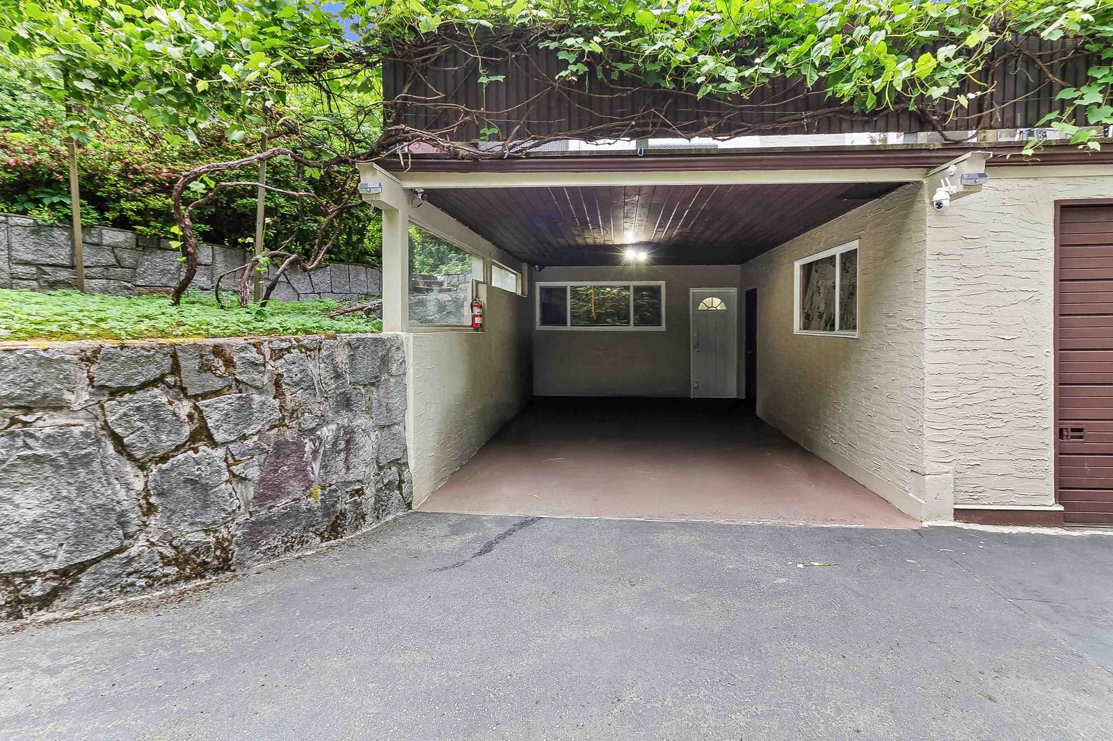 Listing Image 27