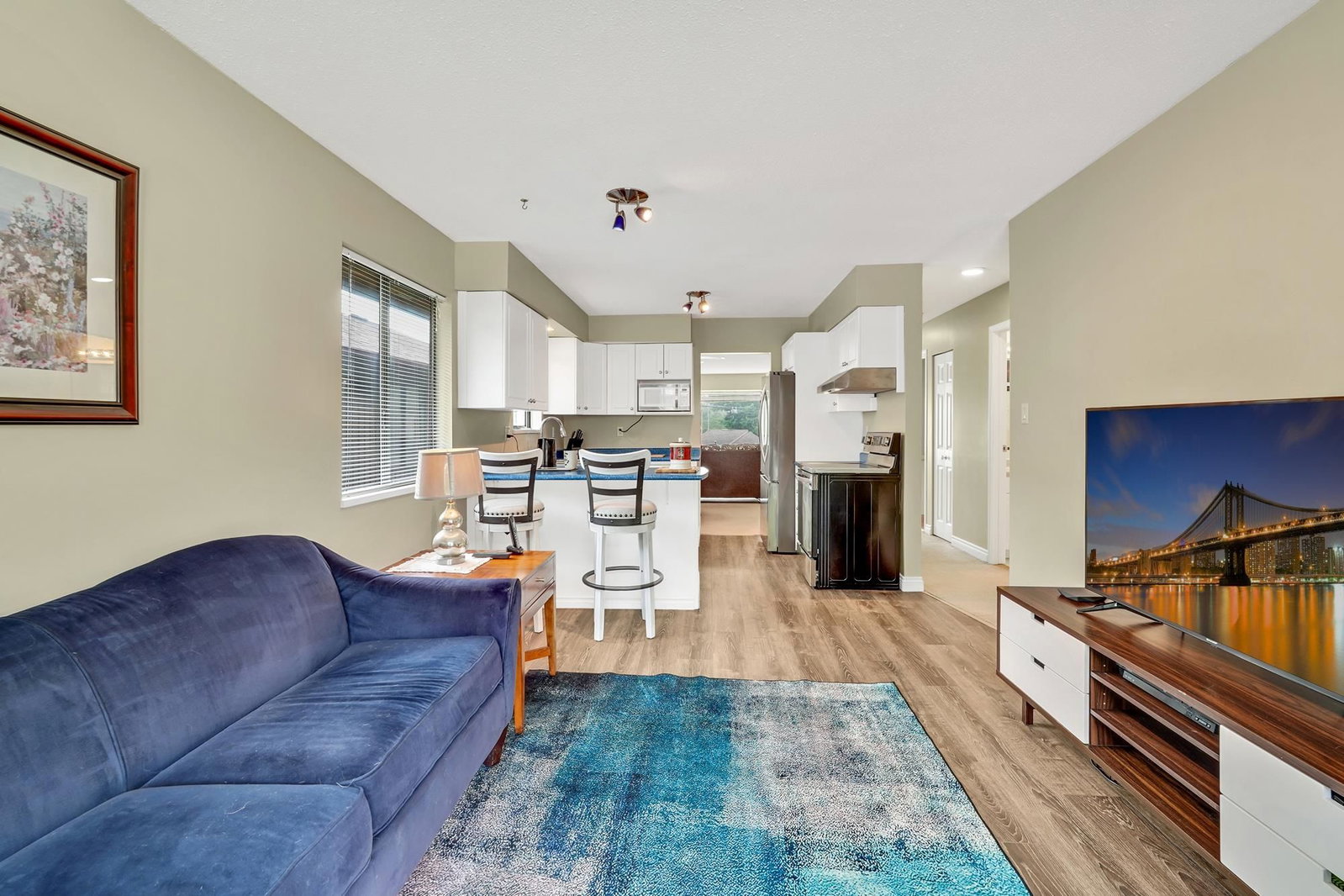 Listing Image 6