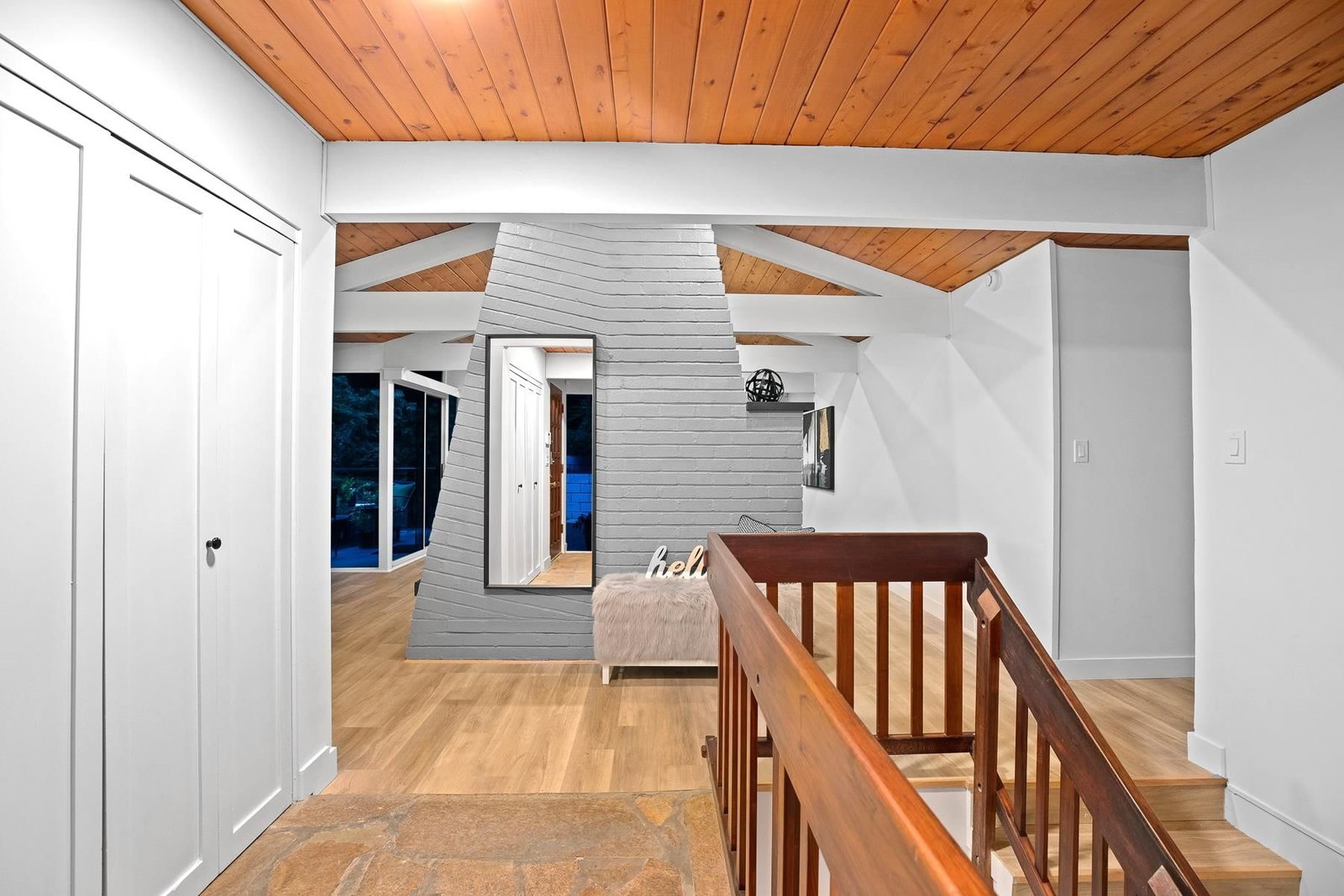 Listing Image 17