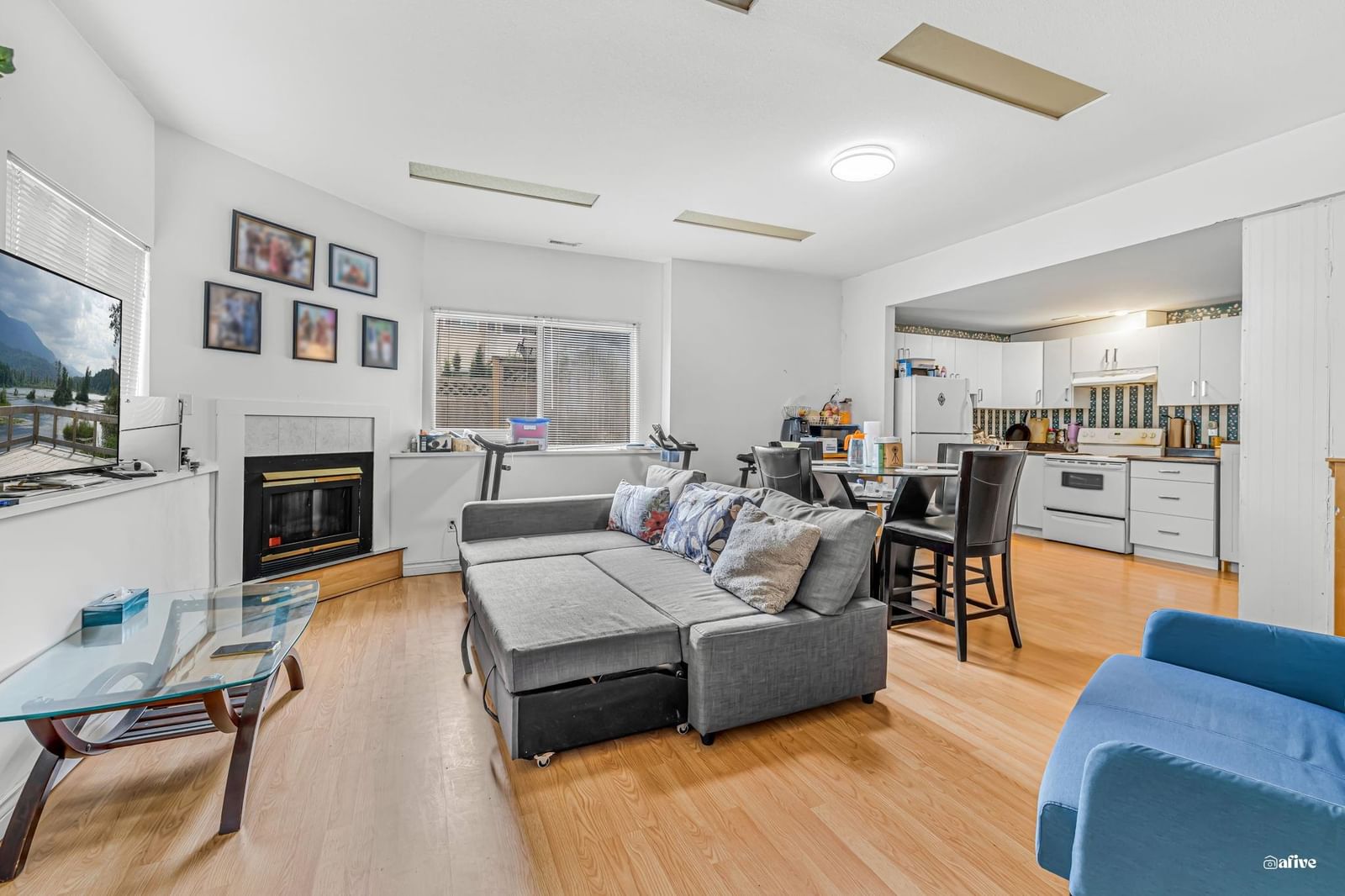 Listing Image 16