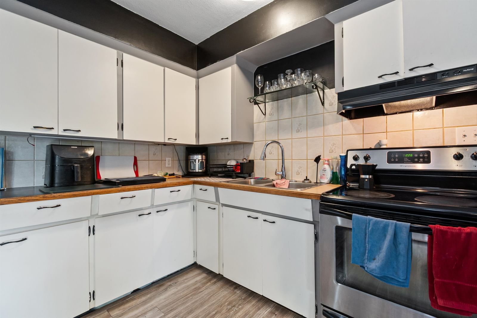 Listing Image 12